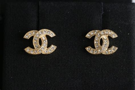 chanel earrings a88429 y02003 z2800|Chanel earrings j11658.